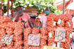 Vendedores de produtos alimentícios no mercado grossista do zimpeto