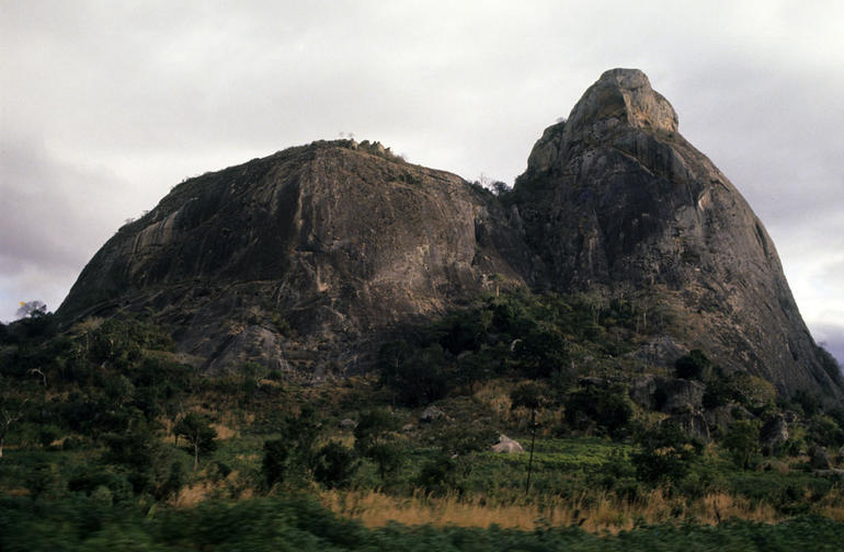 Nampula, 1991 - Vista parcial da montanha